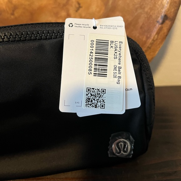 NWT Lululemon everywhere belt bag black - Picture 7 of 7